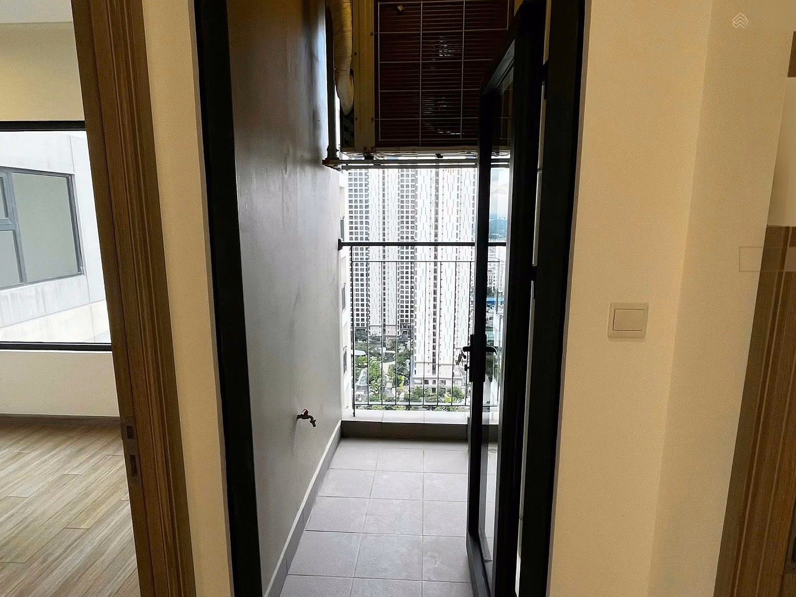 Specializing in shopping carts for rent The Origami T8 - Full studio 1 bedroom 2 bedroom 3 bedroom, competitive price from 4.5 million