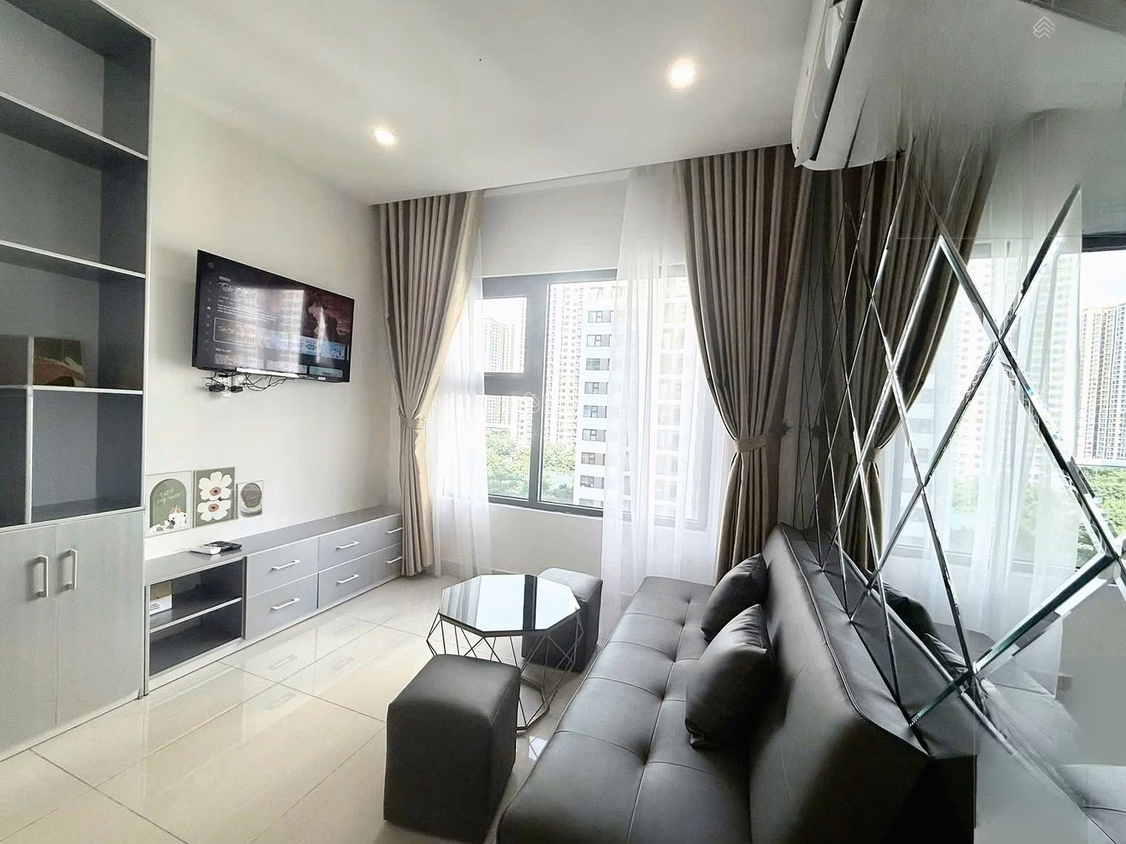 Specializing in shopping carts for rent The Origami T8 - Full studio 1 bedroom 2 bedroom 3 bedroom, competitive price from 4.5 million