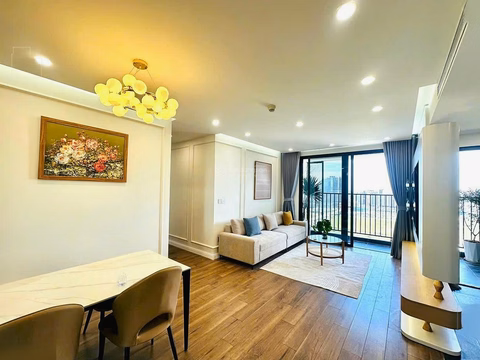 2 bedroom - 2 bathroom apartment for rent in 6th Element Tay Ho apartment building, 83m2, fully furnished, price 15 million/month with car slot