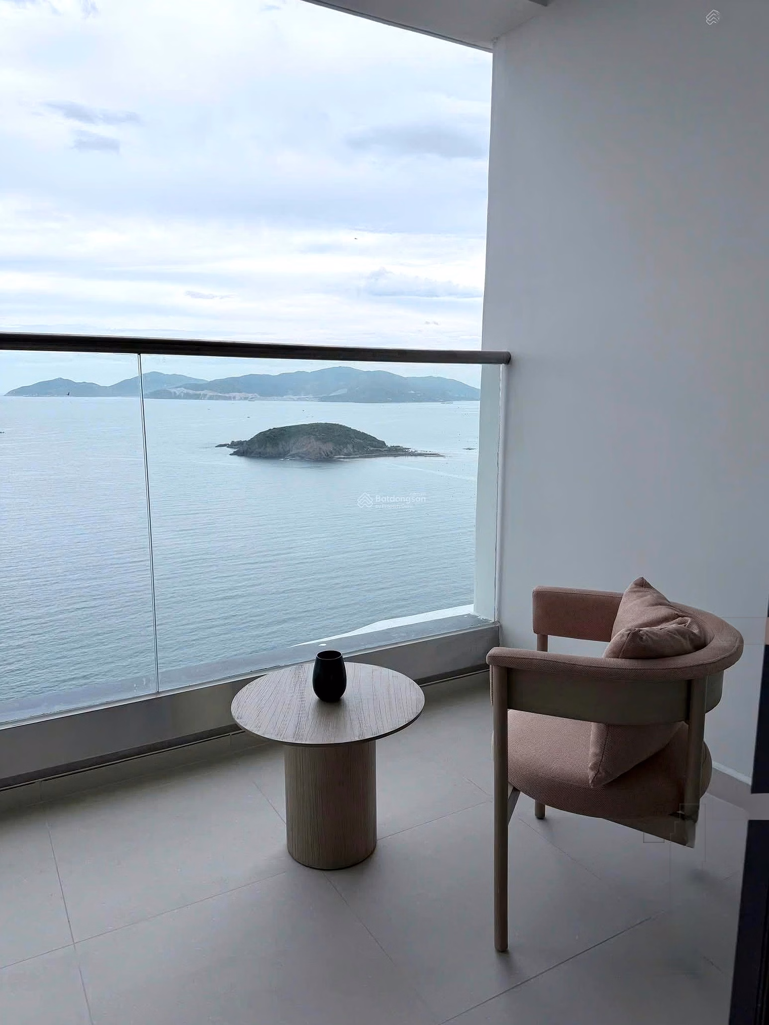 PARAMOUNT BUILDING SEA VIEW APARTMENT FOR RENT, 1 BEDROOM, FULLY FURNISHED, 13 MILLION/MONTH
