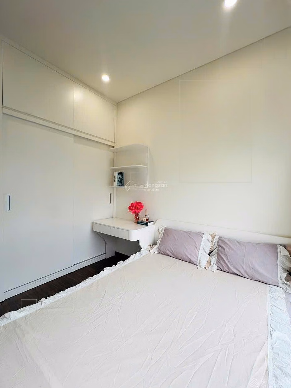 Owner-owned apartment fund for rent at good price Masterise Waterfront reception, 24/7 security, high-class service