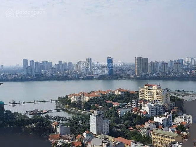 Extremely rare! Looking for an owner for a 4-bedroom high-floor apartment with West Lake view at D'. Le Roi Soleil, good price
