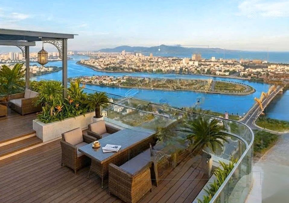 You will regret it if you skip this 2-bedroom apartment with panoramic view of Da Nang city! River view - fireworks cost only 3,658 billion