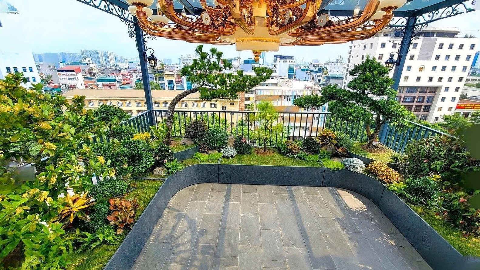This is a 1Bn+1 APARTMENT with a very beautiful garden, worth buying! 71m2 price 2.7 billion - 70% loan support - principal and interest exemption for 3 years