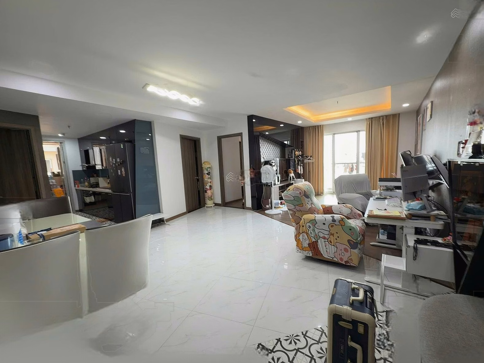 Owner sells apartment D8.04 Cosmo City 113m², 3 bedrooms, full furniture, red book 8 billion (negotiable)