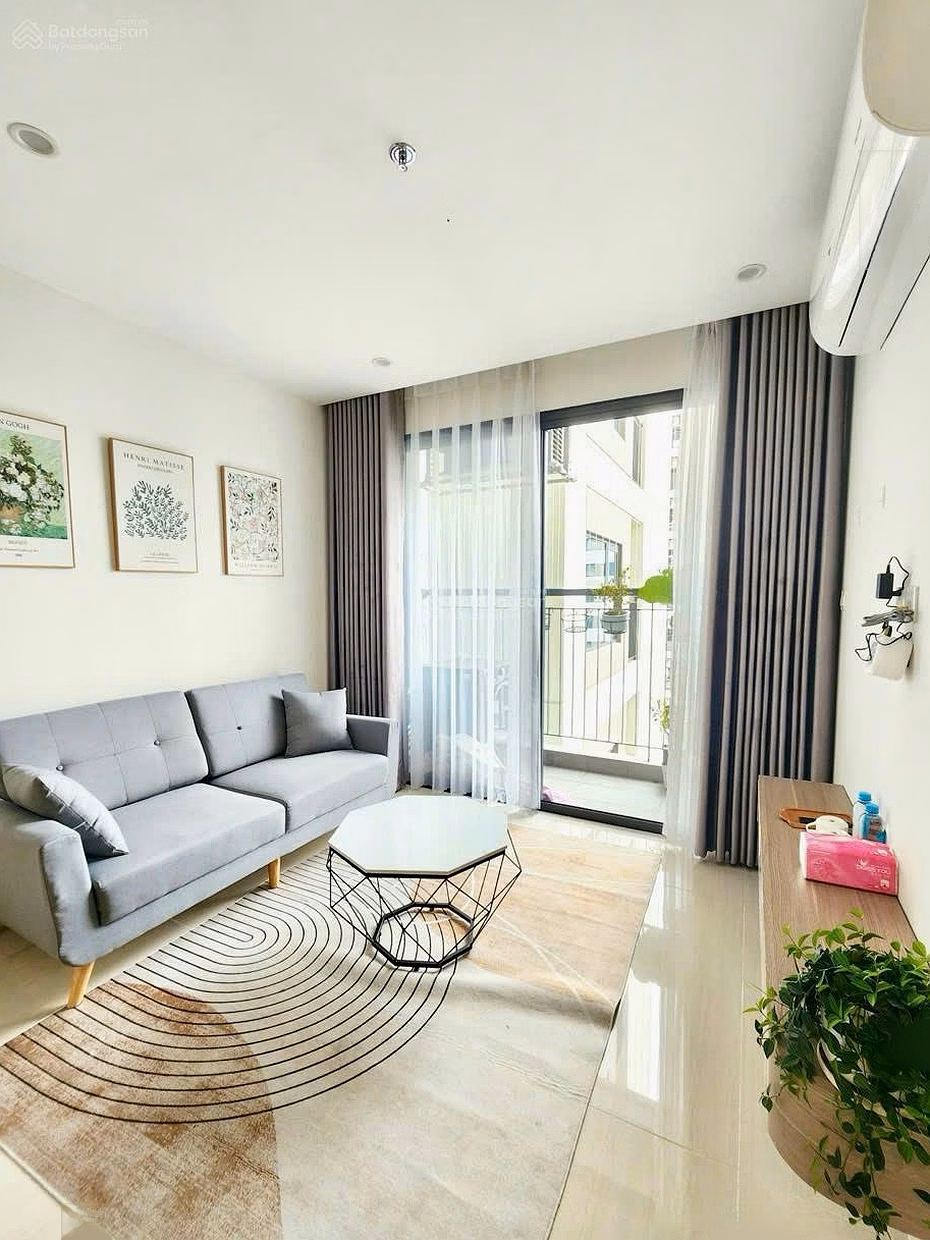Landlord needs to rent Vinhomes Grand Park urgently, price is cheaper than market, move in now!!!