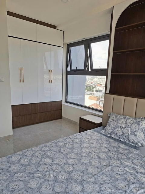 Corner apartment for rent CCU01 PL. Area 93m2. 3 bedrooms. 2WC. Full NT Price 20 million/month contact: 0902 588 *** Thanh.