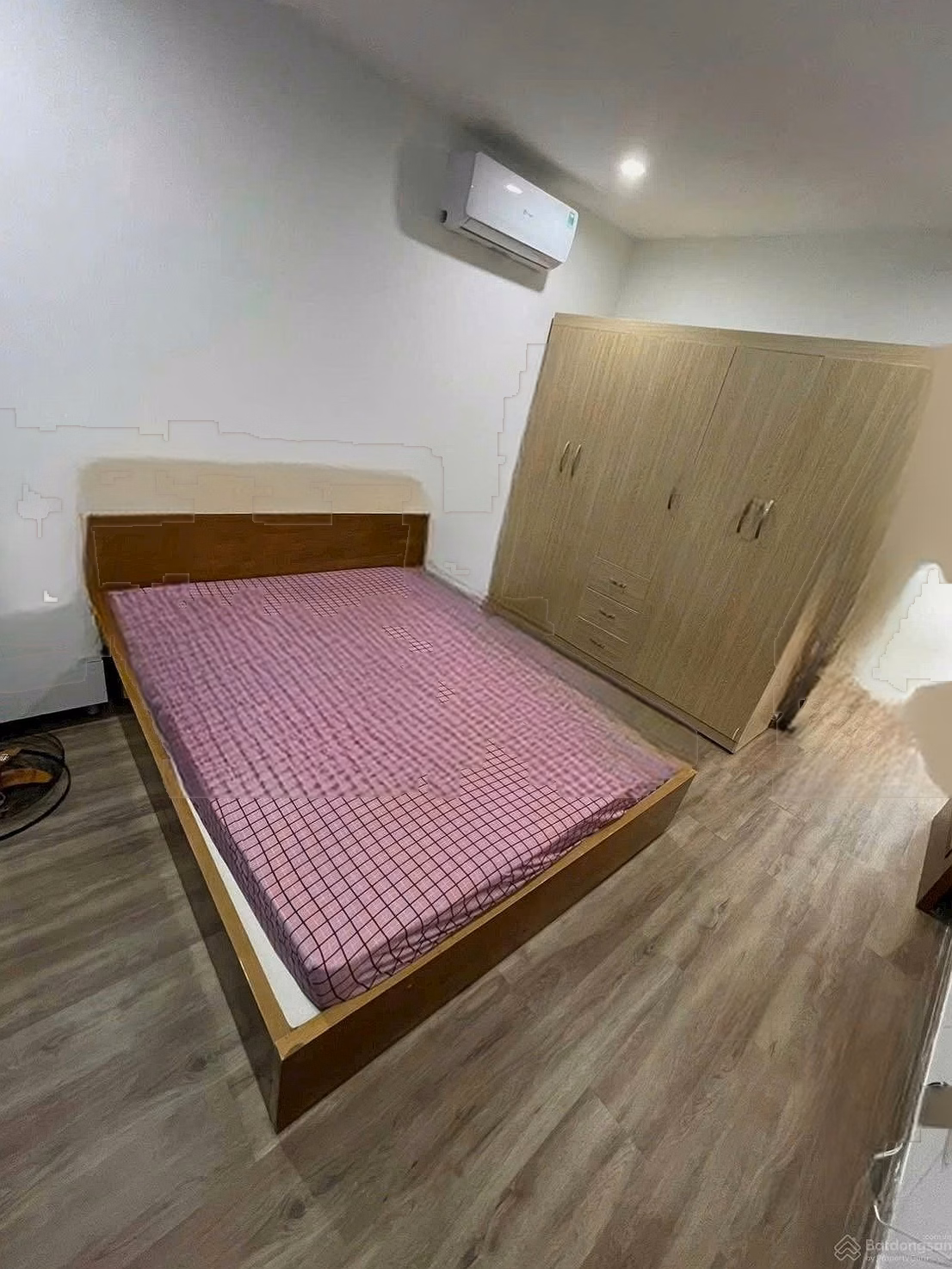 3 bedroom apartment for rent CT2 VCN PH - Area 88m2, basic furniture, middle floor, cool. Price 14 million***