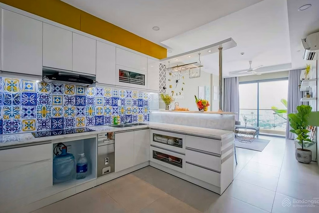 SPECIALISTS FOR SELLING GOLDVIEW Q4: 1BR - 5.4TY, 2BR 1WC - 5.9TY, 2BR 2WC - 7TY, 3BR - 9.3TY*** see house