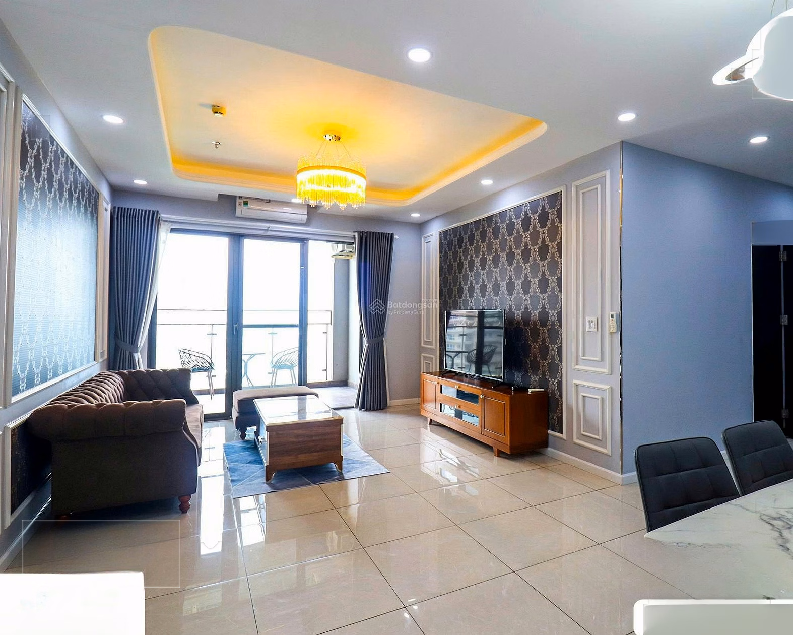 Discount 300 million, quick sale of Docklands apartment in District 7, area 117m2, 3 bedrooms, fully furnished, high floor, price 7.7 billion