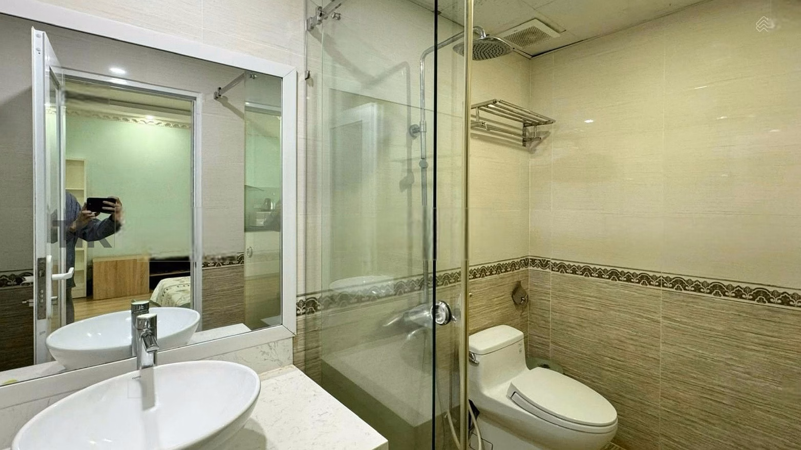 Quick sale of apartment with diagonal sea view at Muong Thanh 60 - price 2.3 billion