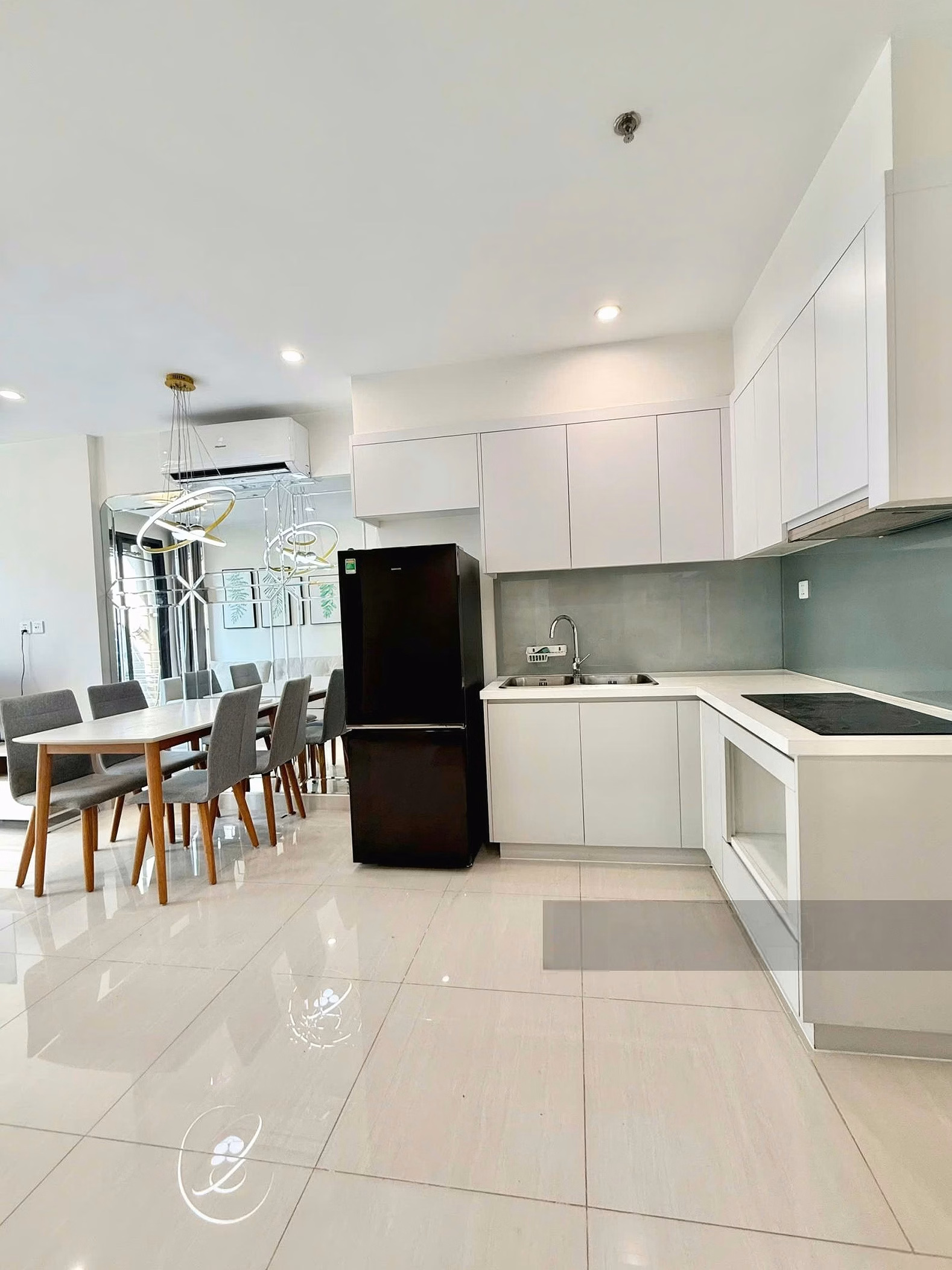 APARTMENT FOR RENT VIN OCP1 FROM STUDIO - 3BR GOOD PRICE NICE VIEW BEAUTIFUL APARTMENT 100% FREE BROKERAGE FEE