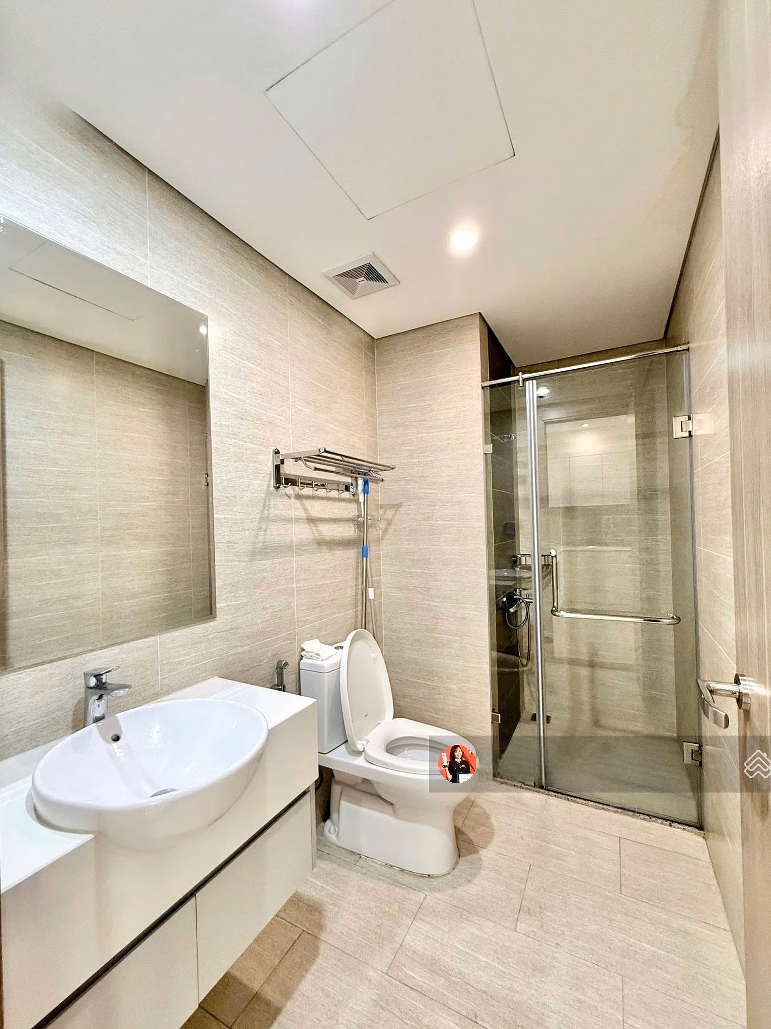APARTMENT FOR RENT VIN OCP1 FROM STUDIO - 3BR GOOD PRICE NICE VIEW BEAUTIFUL APARTMENT 100% FREE BROKERAGE FEE
