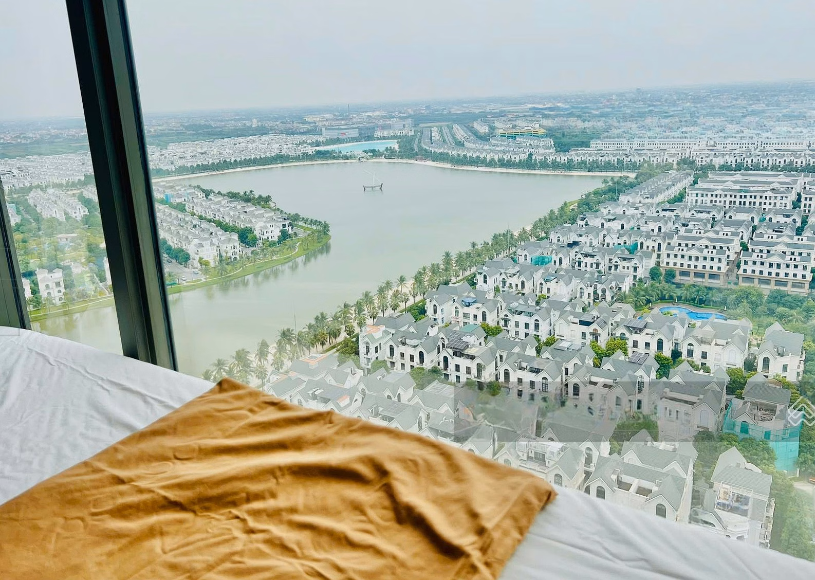 APARTMENT FOR RENT VIN OCP1 FROM STUDIO - 3BR GOOD PRICE NICE VIEW BEAUTIFUL APARTMENT 100% FREE BROKERAGE FEE