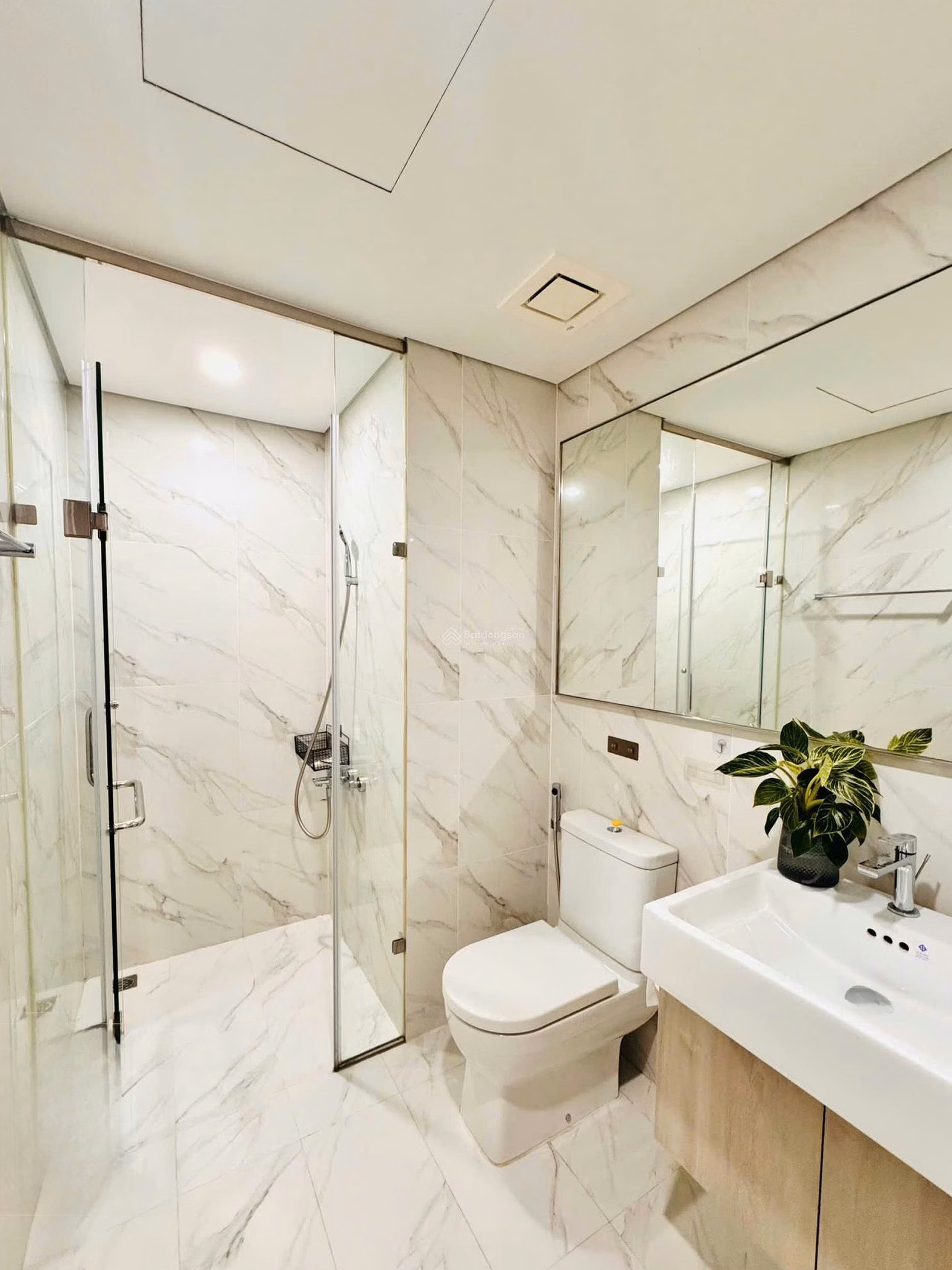Masteri West Heights luxury apartment: 1 bedroom +, 43m², 3.4 billion, fully furnished and beautiful (loss of 300 million) Vin Smart area