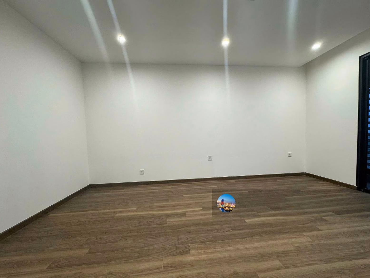 The largest 3 bedrooms for rent in Vinhomes Ocean Park, 108m2 with clear water, cool direction, rental price only 15 million/month