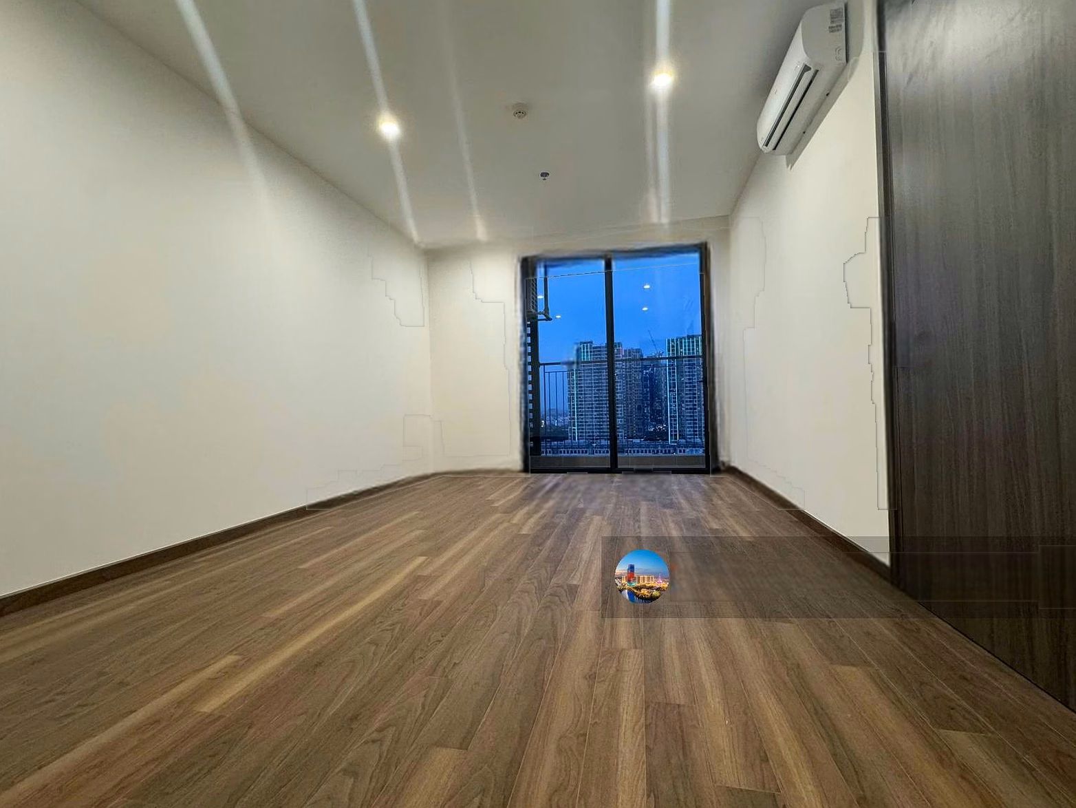 The largest 3 bedrooms for rent in Vinhomes Ocean Park, 108m2 with clear water, cool direction, rental price only 15 million/month