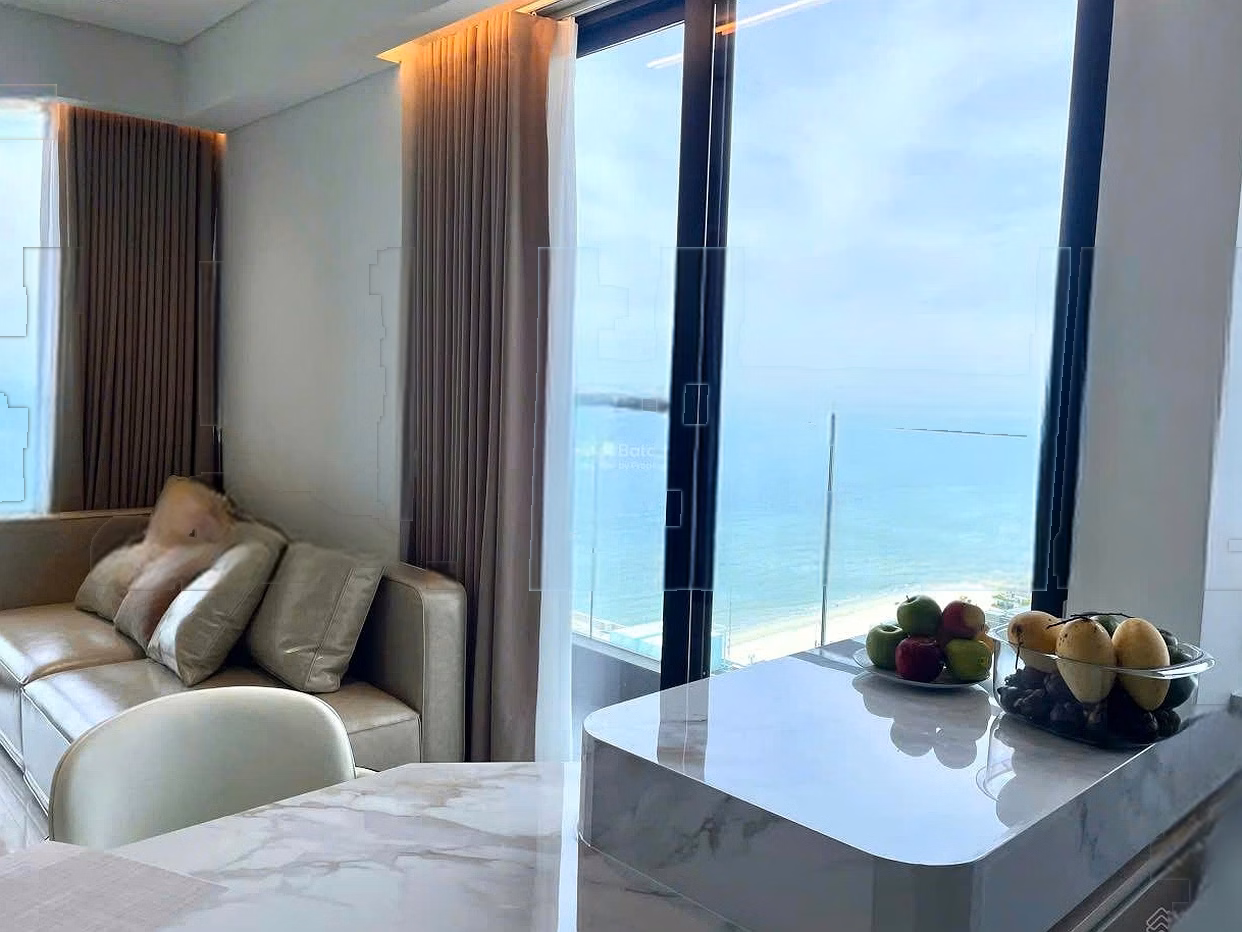 2 bedroom corner apartment for rent with sea view, top floor in Times Square DN, view of My Khe beach***