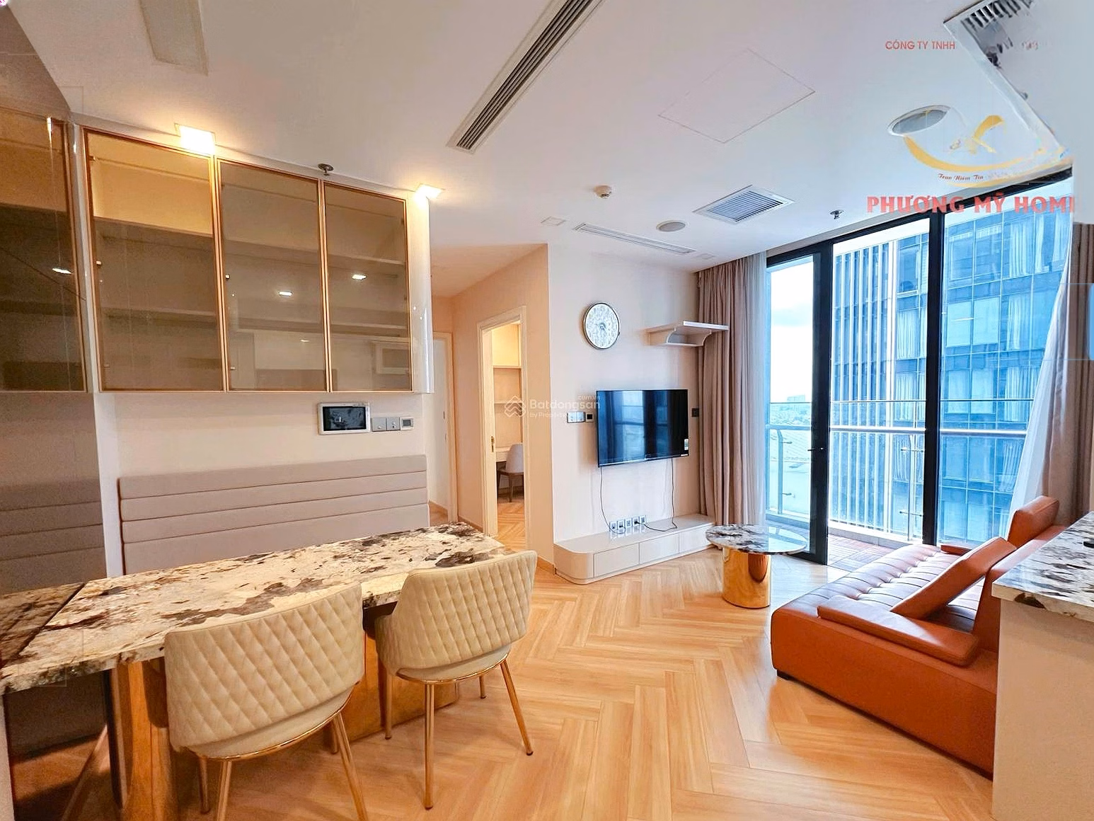 2 bedrooms Vinhomes Golden River District 1 Diagonal view Bitexco | 70m2 | 38 million/month