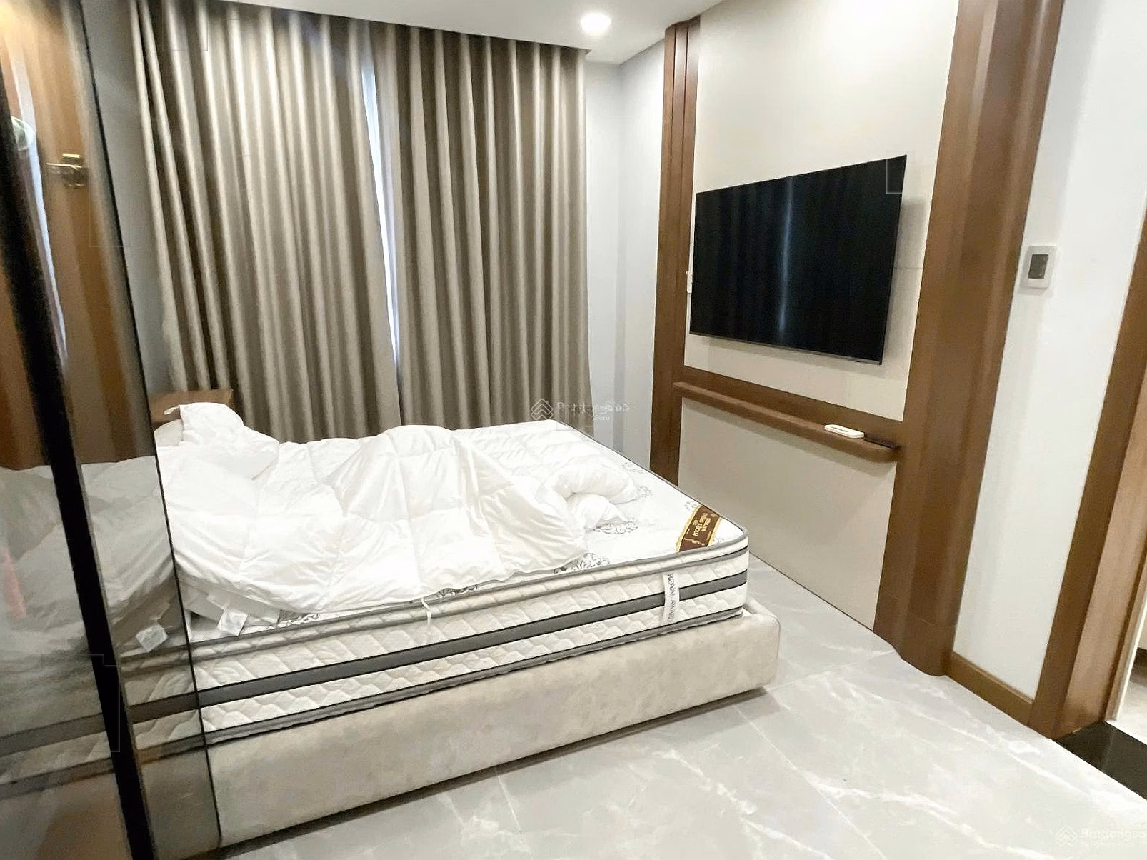 Hung Vuong Plaza apartment for sale (Parkson Hung Vuong) 3 bedrooms, 3 bathrooms, fully furnished, price 9.2 billion