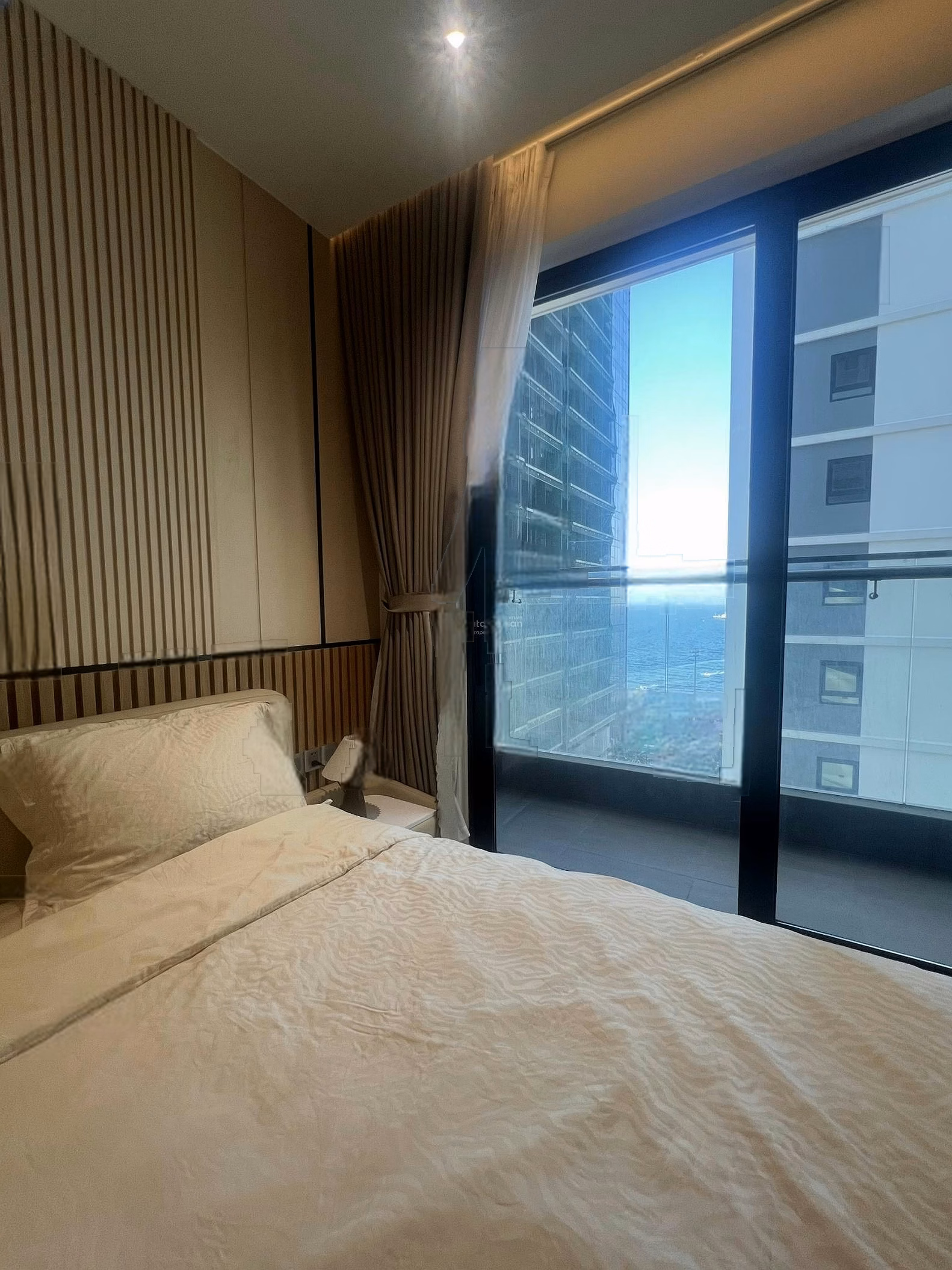 Luxury studio apartment for rent in Times Square Da Nang, opposite East Sea Park
