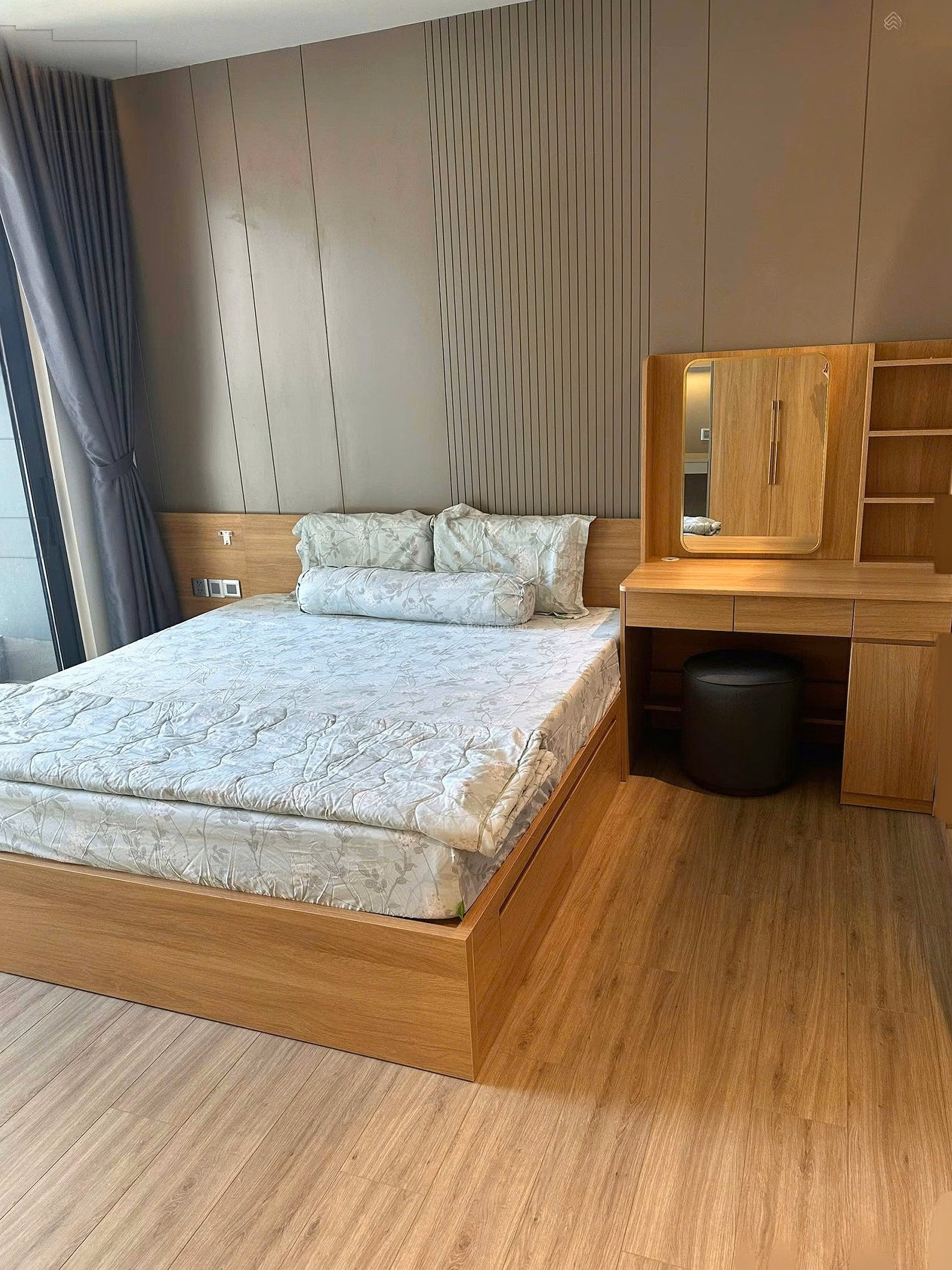 STUDIO FOR RENT WITH BEACH VIEW TIMES SQUARE DA NANG - Good price apartment with simple furniture to receive guests immediately