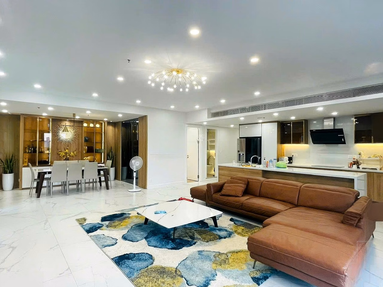 4 bedroom apartment for rent, 256m2 surrounded by Saigon River, house with cool breeze at Diamond Island