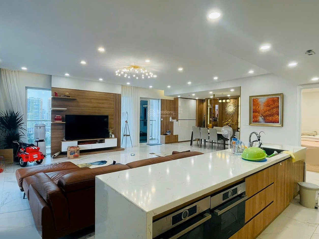 4 bedroom apartment for rent, 256m2 surrounded by Saigon River, house with cool breeze at Diamond Island