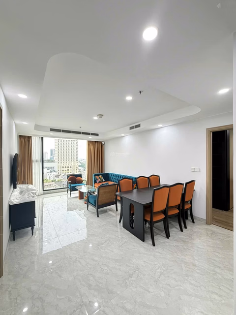 The owner sent for rent an apartment with 2 bedrooms, 2 bathrooms, 83m2, view of Lotte + West Lake. New interior. Price 20 million/month
