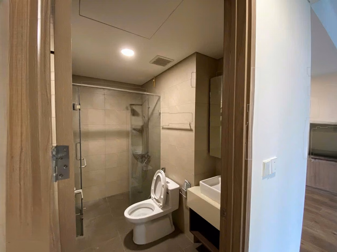 Owner needs to sell apartment Mizuki Park Panorama Tower 60m 2 bedrooms 3.8 billion With balcony good price August 2026