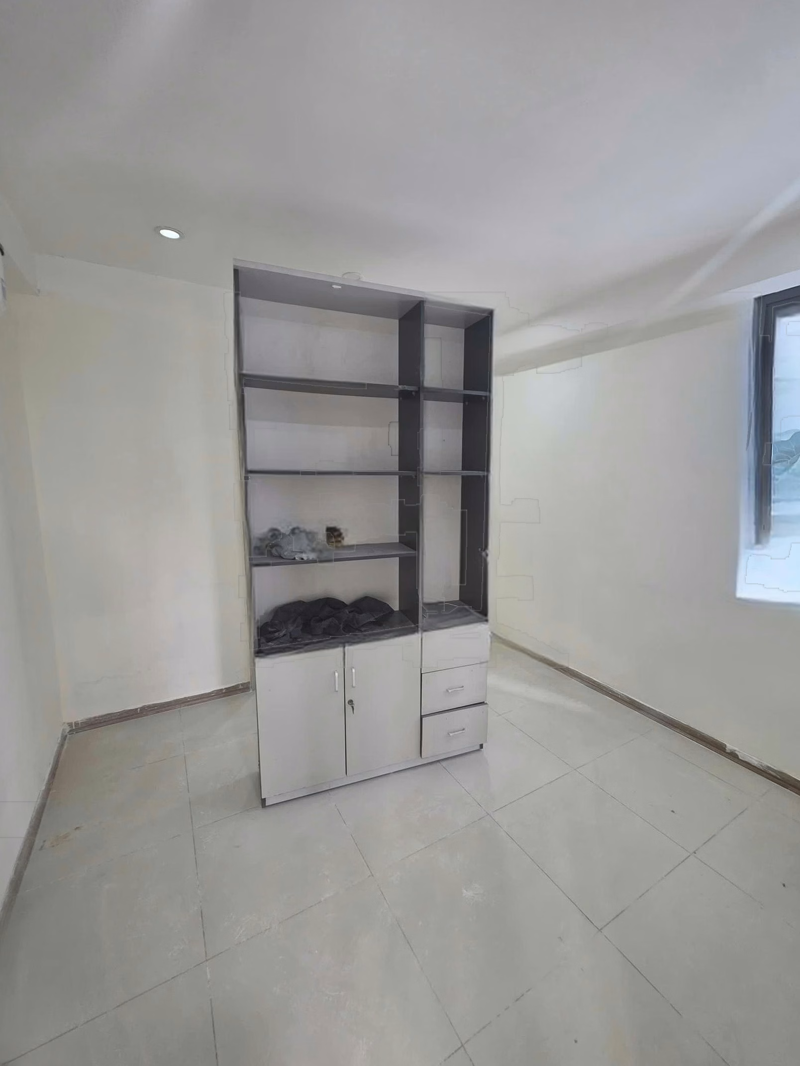 Rare! Handi Resco apartment for rent at 31 Le Van Luong, 71m2. 2 bedrooms 2 bathrooms. Basic items only 12 million/month