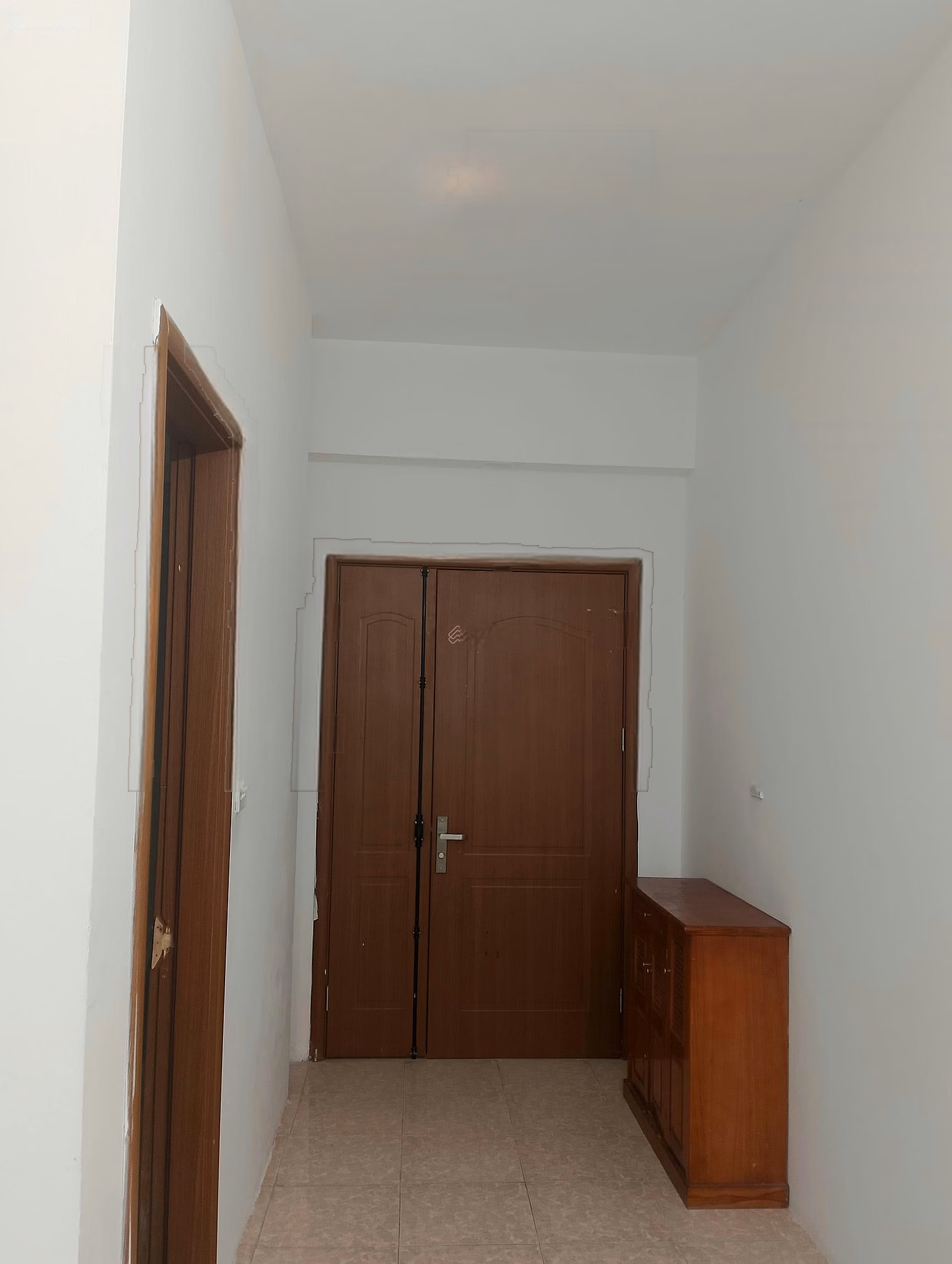 Apartment for rent at building N3B, Trung Hoa Nhan Chinh urban area: 60m2, 2 bedrooms + 1 bathroom. Price: 9.5 million