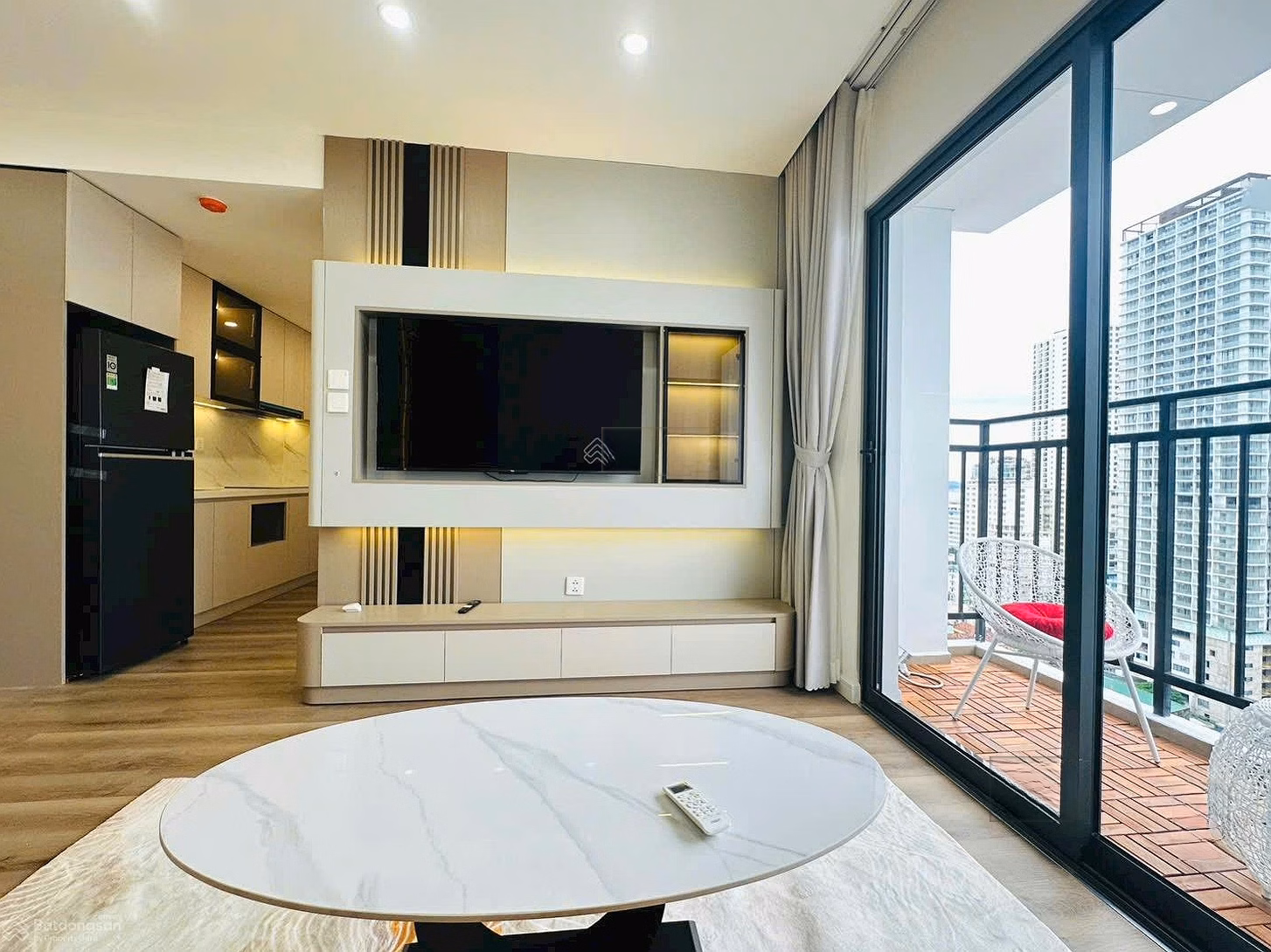 APARTMENT FOR SALE WITH SEA VIEW. STADIUM VIEW. PARK VIEW, SWIMMING POOL, FULL INTERIOR LEFT AS PHOTO-4ty590