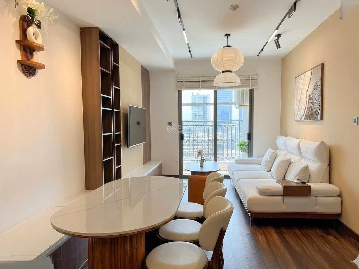 Full[99+] Apartment for rent in District 4: Studio/12 million, 1 bedroom/15 million, 2 bedrooms/18 million, 3 bedrooms/25 million, 4 bedrooms/35 million LH Dau Bich Ngoc