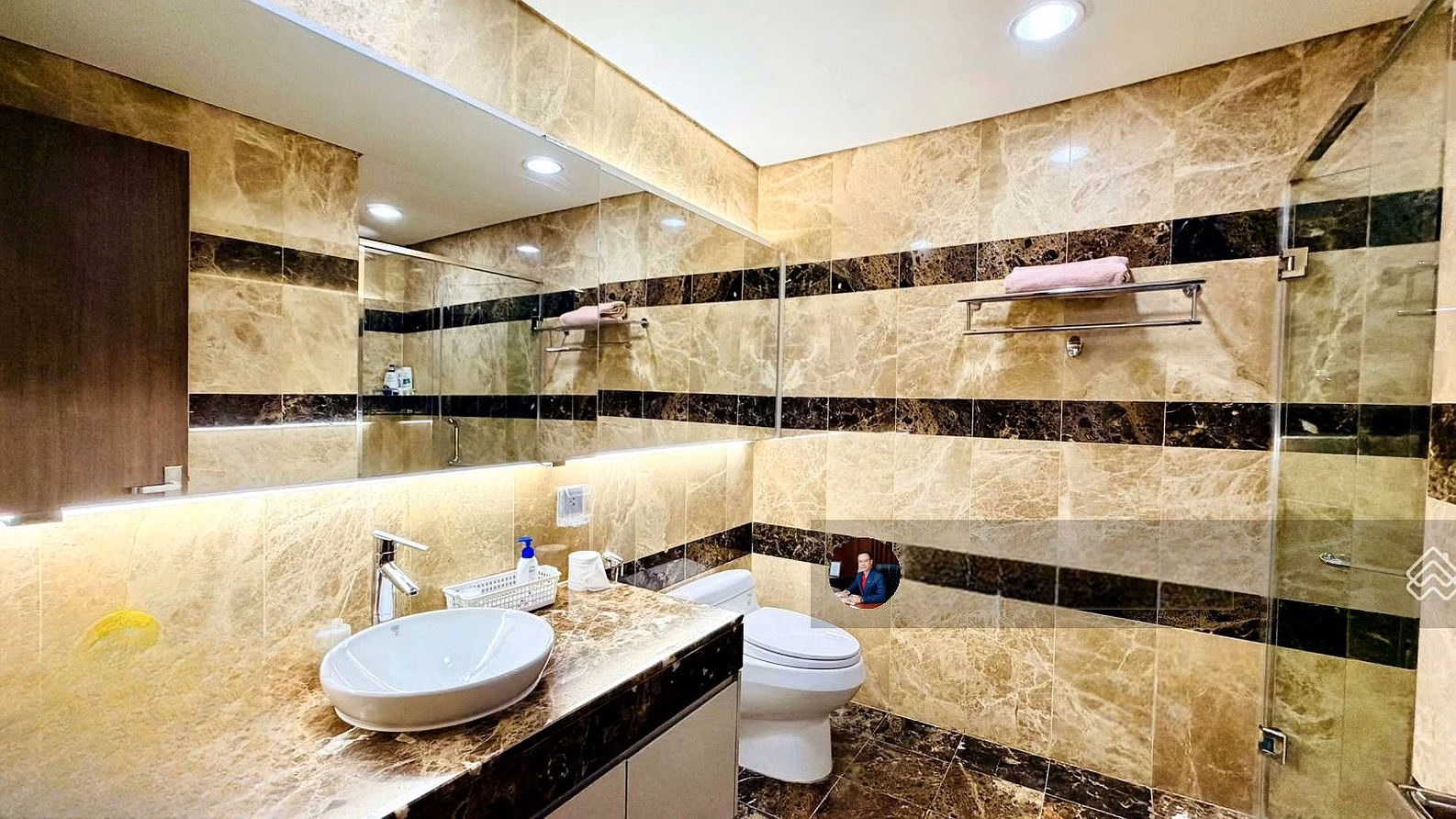 Corner Apartment 164.6m2 3 Bedrooms Fully Furnished with Direct View of Tran Phu Nha Trang Beach
