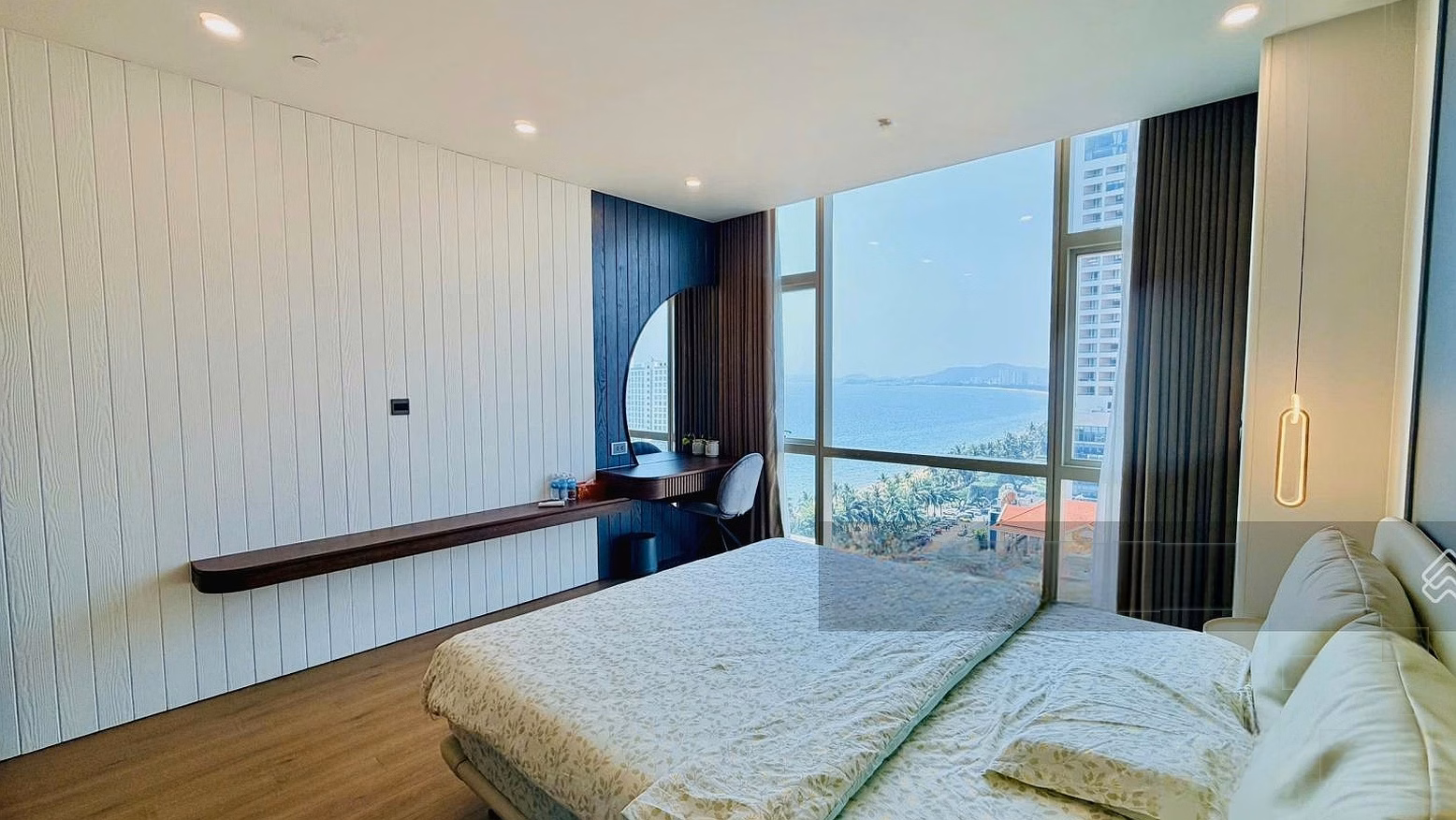 Corner Apartment 164.6m2 3 Bedrooms Fully Furnished with Direct View of Tran Phu Nha Trang Beach