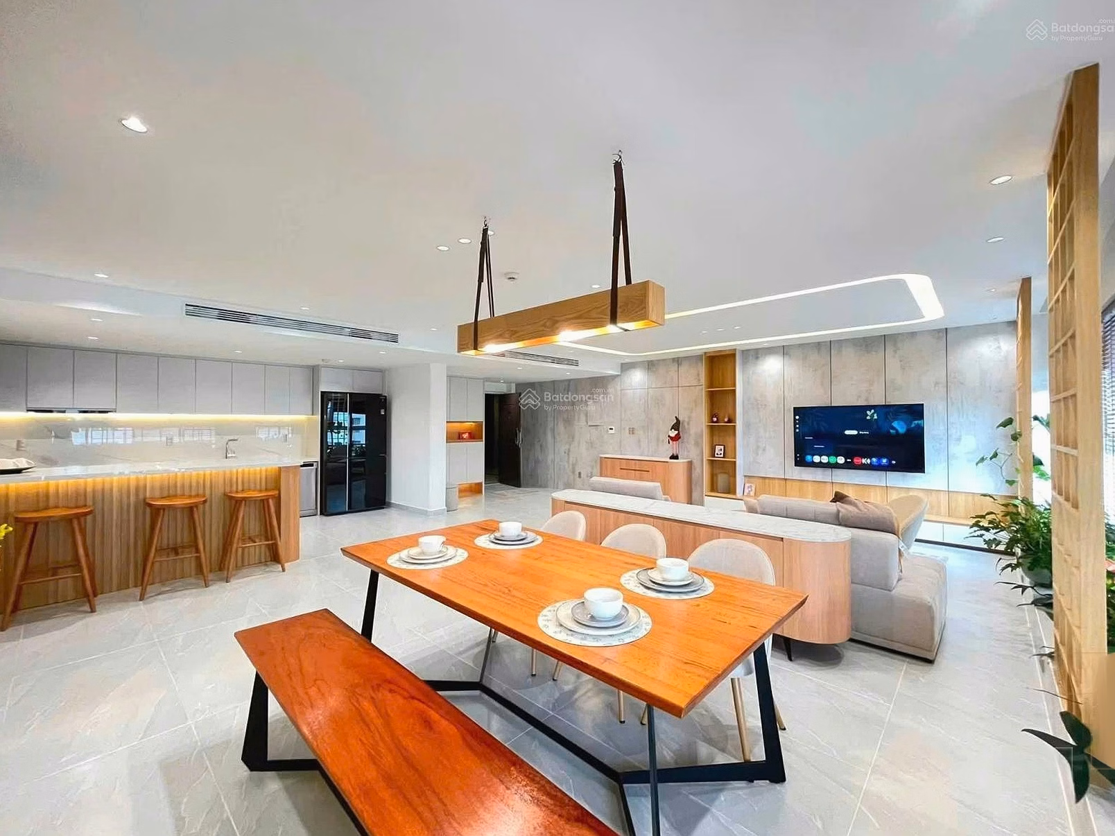 Instant sale! Who is willing to reduce 300 million/New furniture 55m2/Separate book 2.5 billion/70% loan Pham Van Dong