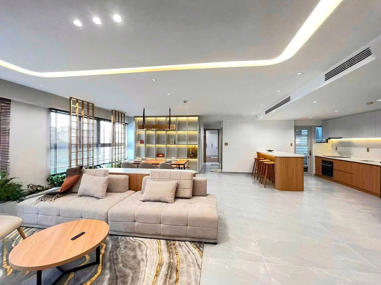 Instant sale! Who is willing to reduce 300 million/New furniture 55m2/Separate book 2.5 billion/70% loan Pham Van Dong