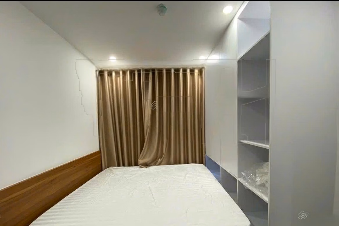Ready book/rent 15 million/month, 2 bedrooms 2 billion, full furniture, 70% loan on No Trang Long street. 0799 303 *** Ngoc