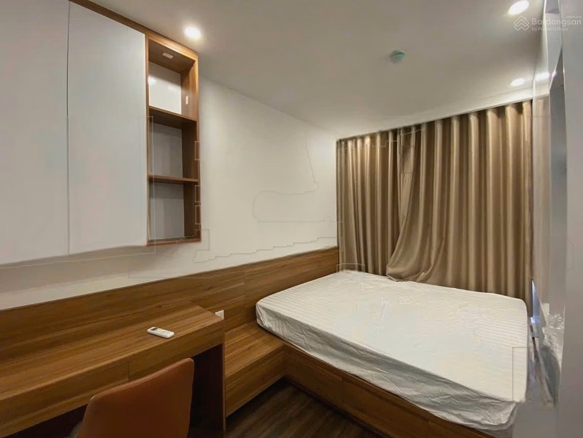 Ready book/rent 15 million/month, 2 bedrooms 2 billion, full furniture, 70% loan on No Trang Long street. 0799 303 *** Ngoc