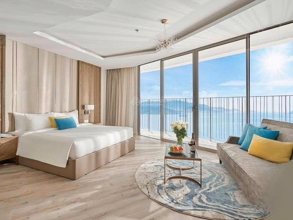 Quick sale of cheap Panorama apartment with Vinpearl sea view for only 308