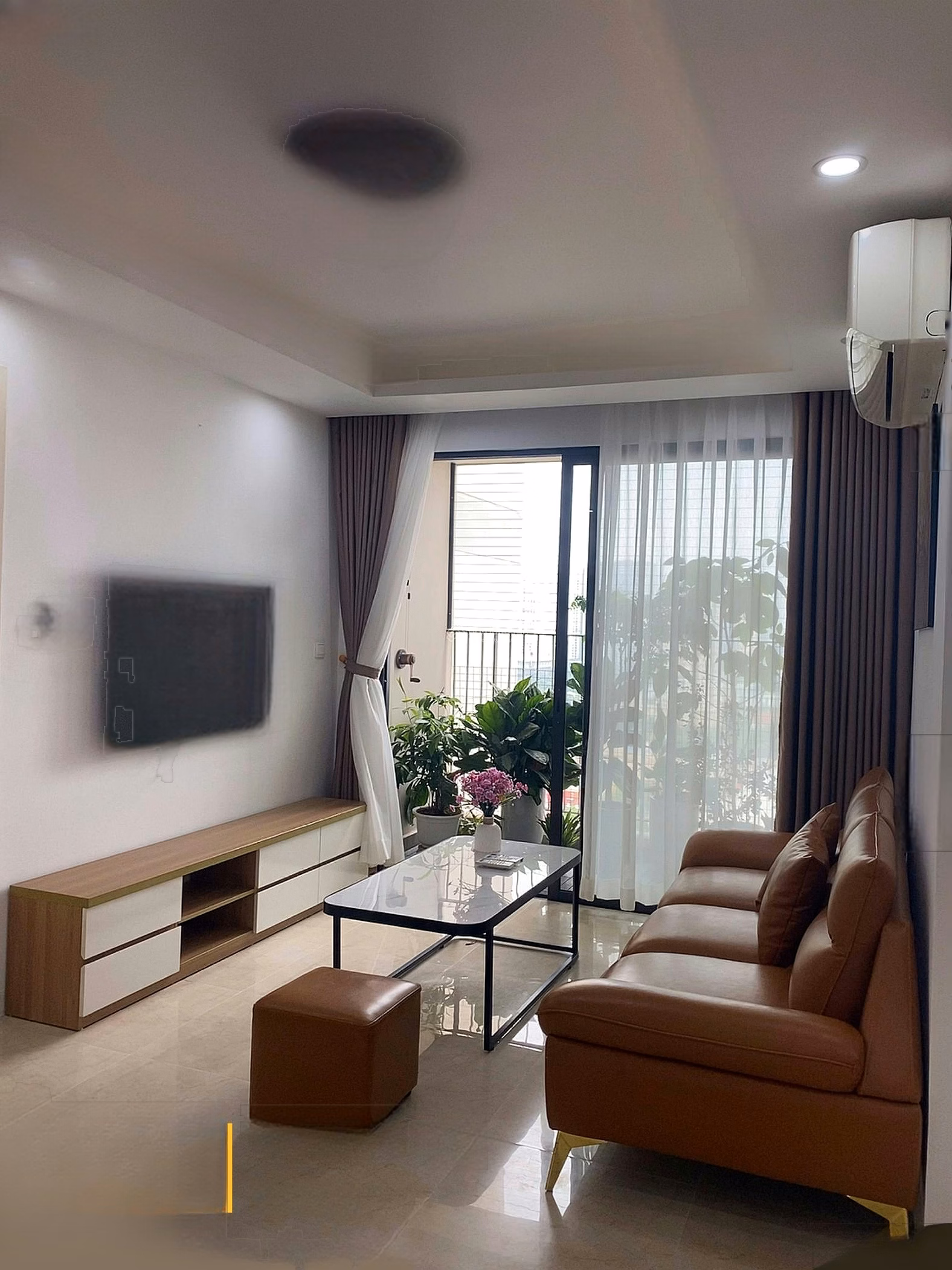 Need to rent apartment C3 70m2, 2 bedrooms, 2 bathrooms, fully furnished as shown in the photo, price 19 million, available now, ready to move in 0325 643 ***