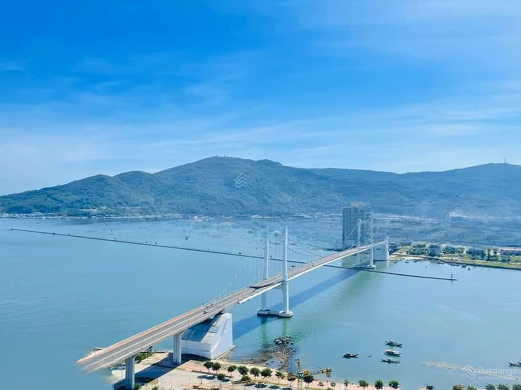 Quick sale of Blooming Tower Danang apartment, 2 bedrooms, 109m2***