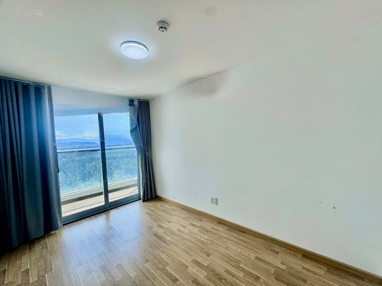 Quick sale of Blooming Tower Danang apartment, 2 bedrooms, 109m2***