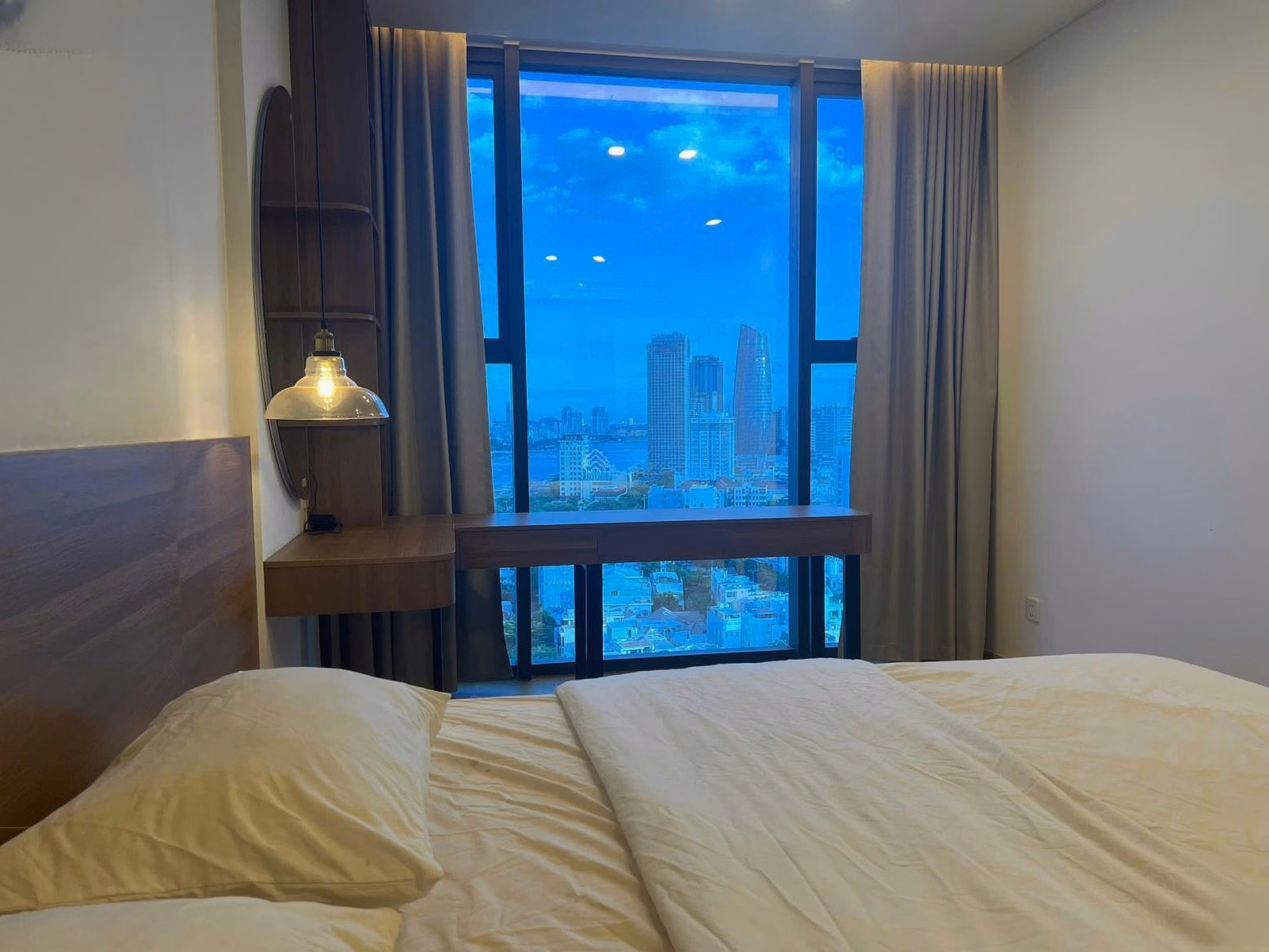 1 bedroom apartment for rent at Sam Tower, view of fireworks, city, Han river***