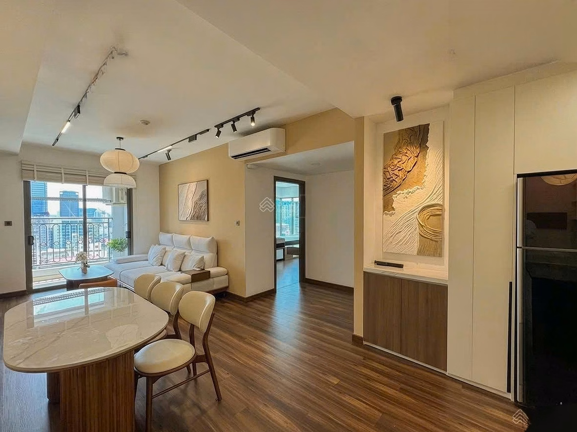 3 bedrooms for rent with fireworks view, beautiful axis of Saigon Royal District 4
