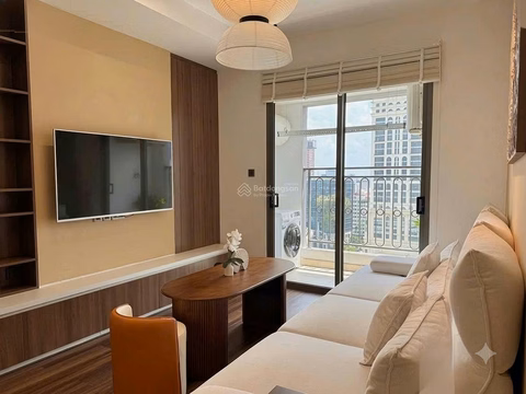 3 bedrooms for rent with fireworks view, beautiful axis of Saigon Royal District 4