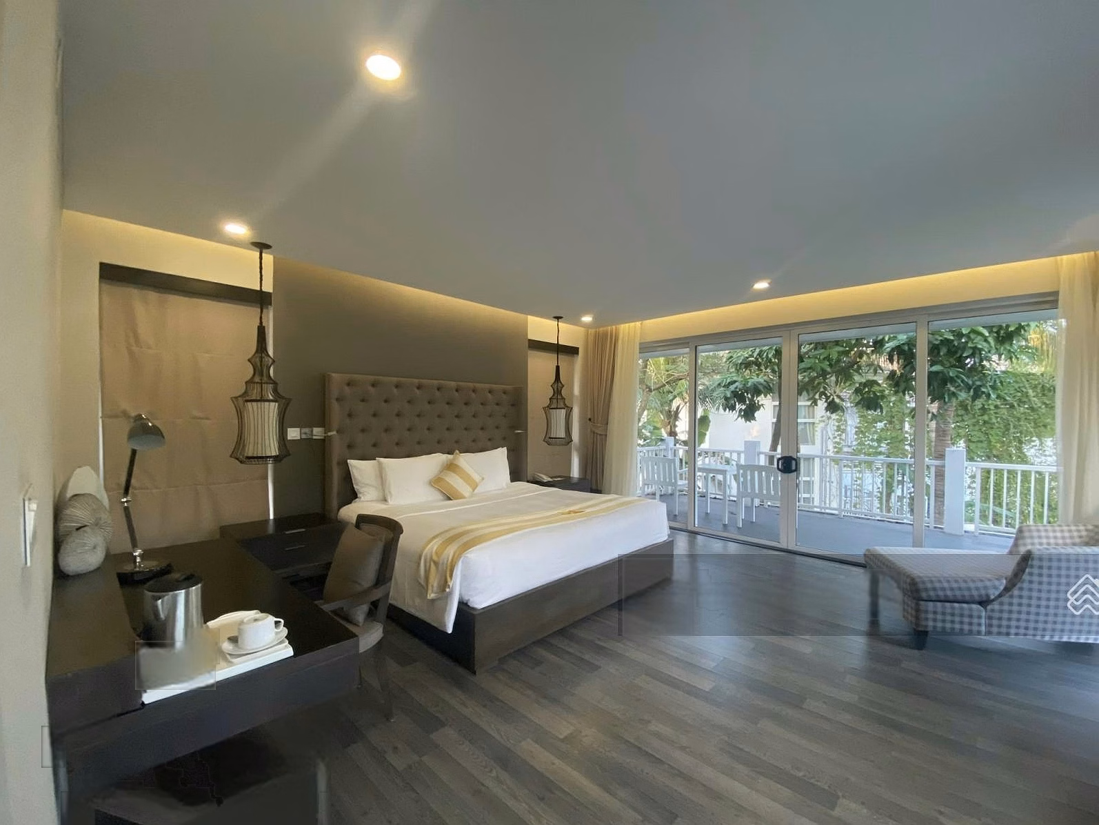 Beach villa for sale Premier Village Da Nang Villa facing the beach, 300m2, price 38 billion