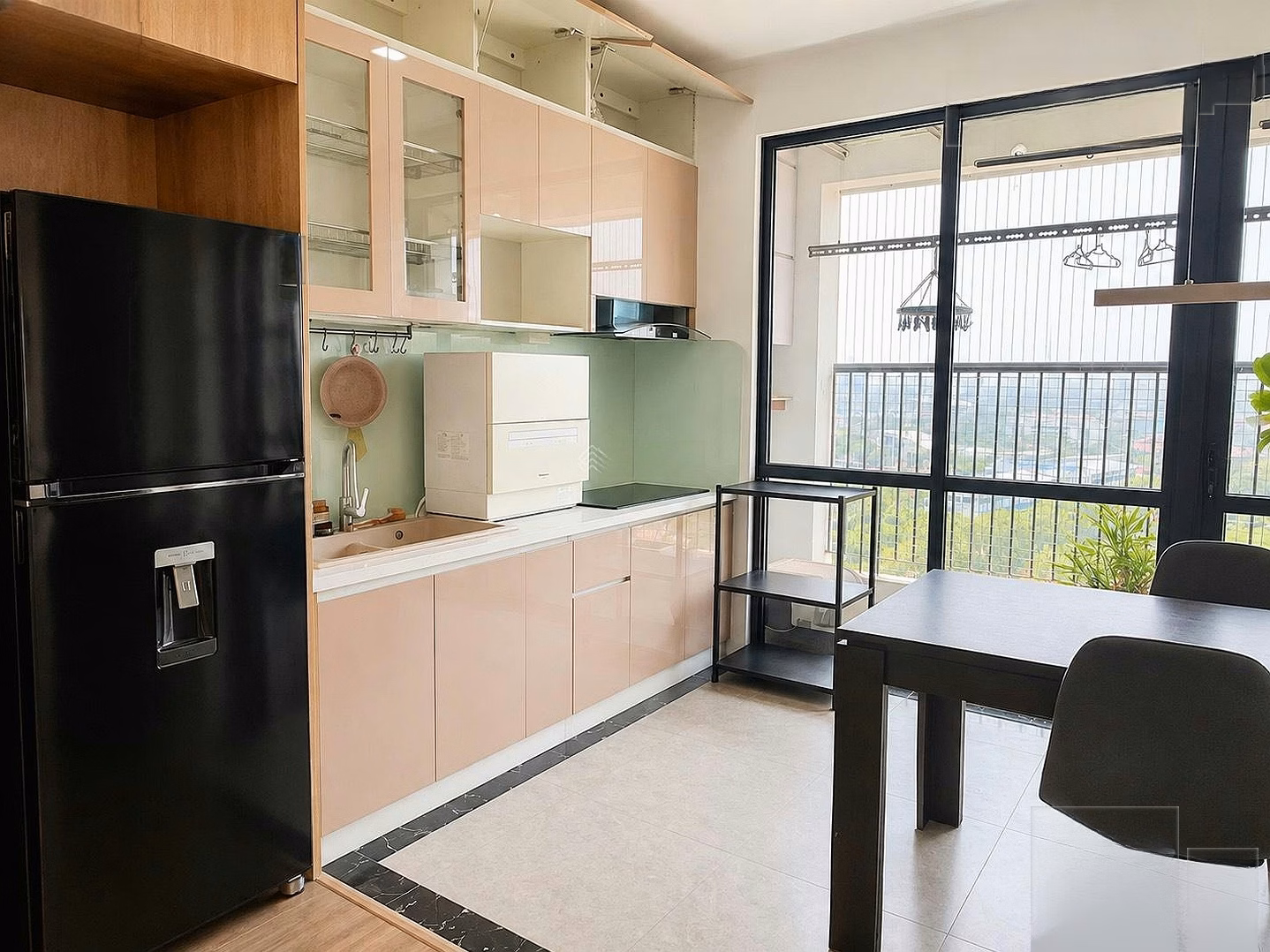 Too cheap - Iris Garden 2 bedrooms fully furnished with Phu Do lake view, come in only 12 million, contact me at 0975 912 ***