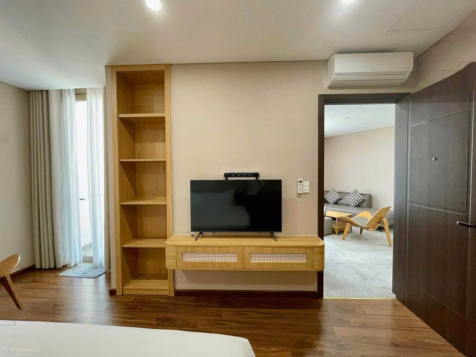 Bach Dang Complex apartment for rent, 1 bedroom, fully furnished